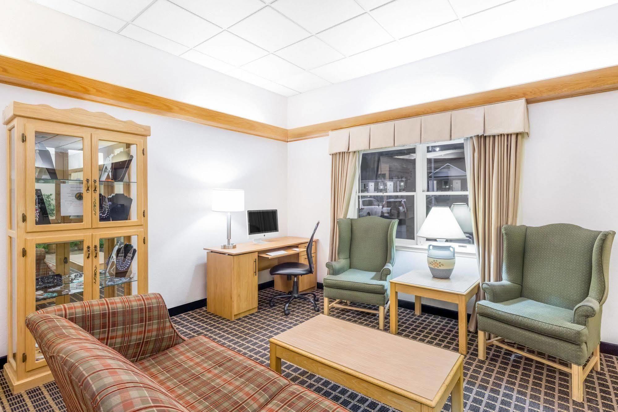Days Inn By Wyndham Jefferson Εξωτερικό φωτογραφία